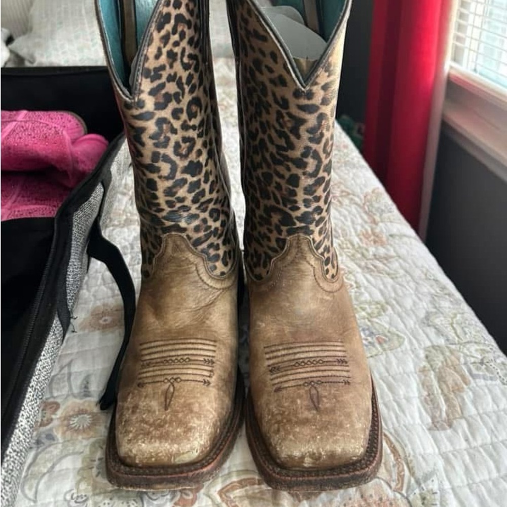 Ariat Women's Brown Leopard Print Heeled Cowboy Boots - Picture 3 of 7